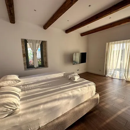 White Stone 招待所