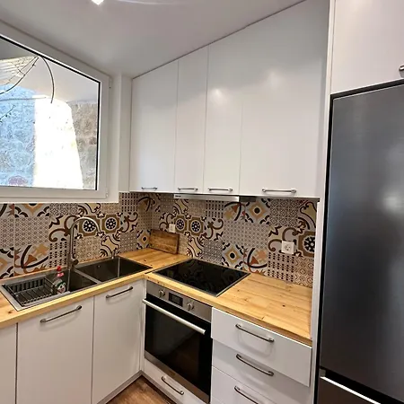 White Stone 招待所 *