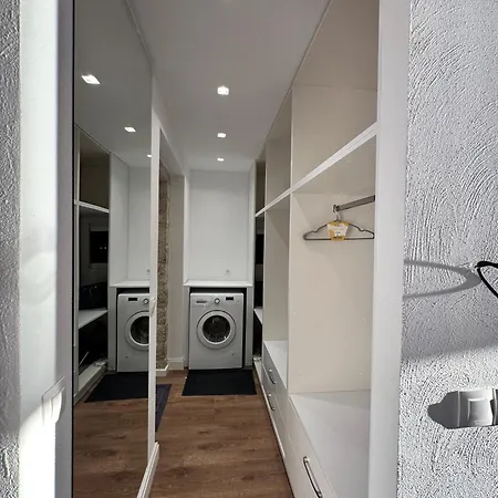 招待所 White Stone *