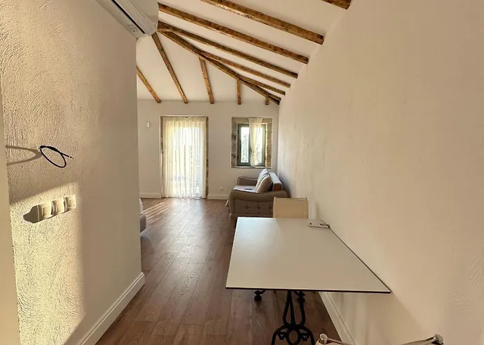 White Stone * Himarë